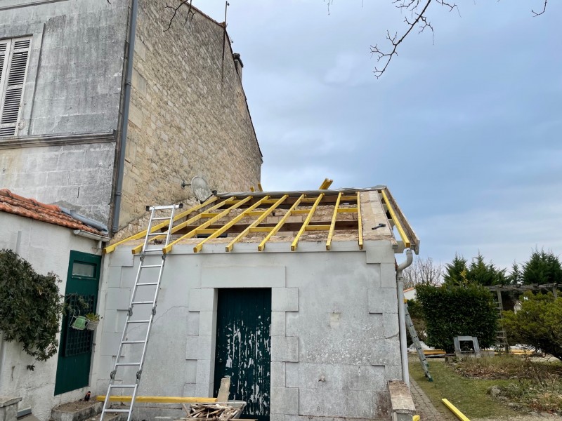Rénovation de toiture Et changement de charpente à Nantes en Loire Atlantique 